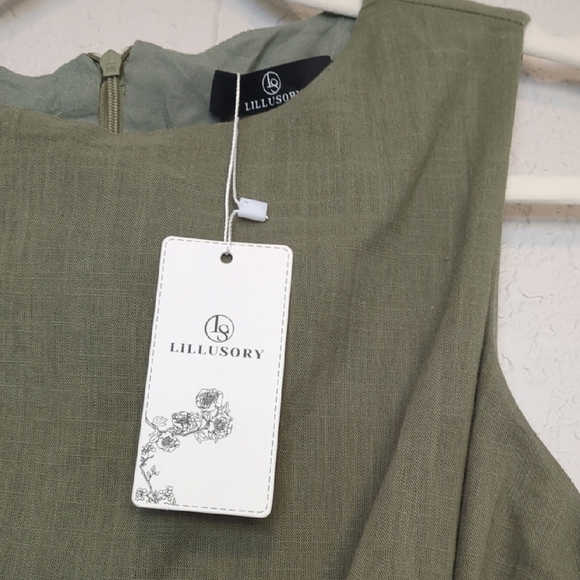 Lillusory green knee-length sleeveless tank dress with side cut outs - Picture 4 of 8
